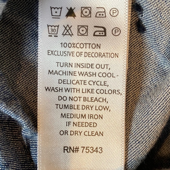 Tommy Bahama Chambray 100% Cotton Button Down Shirt Classic Style - Picture 5 of 5